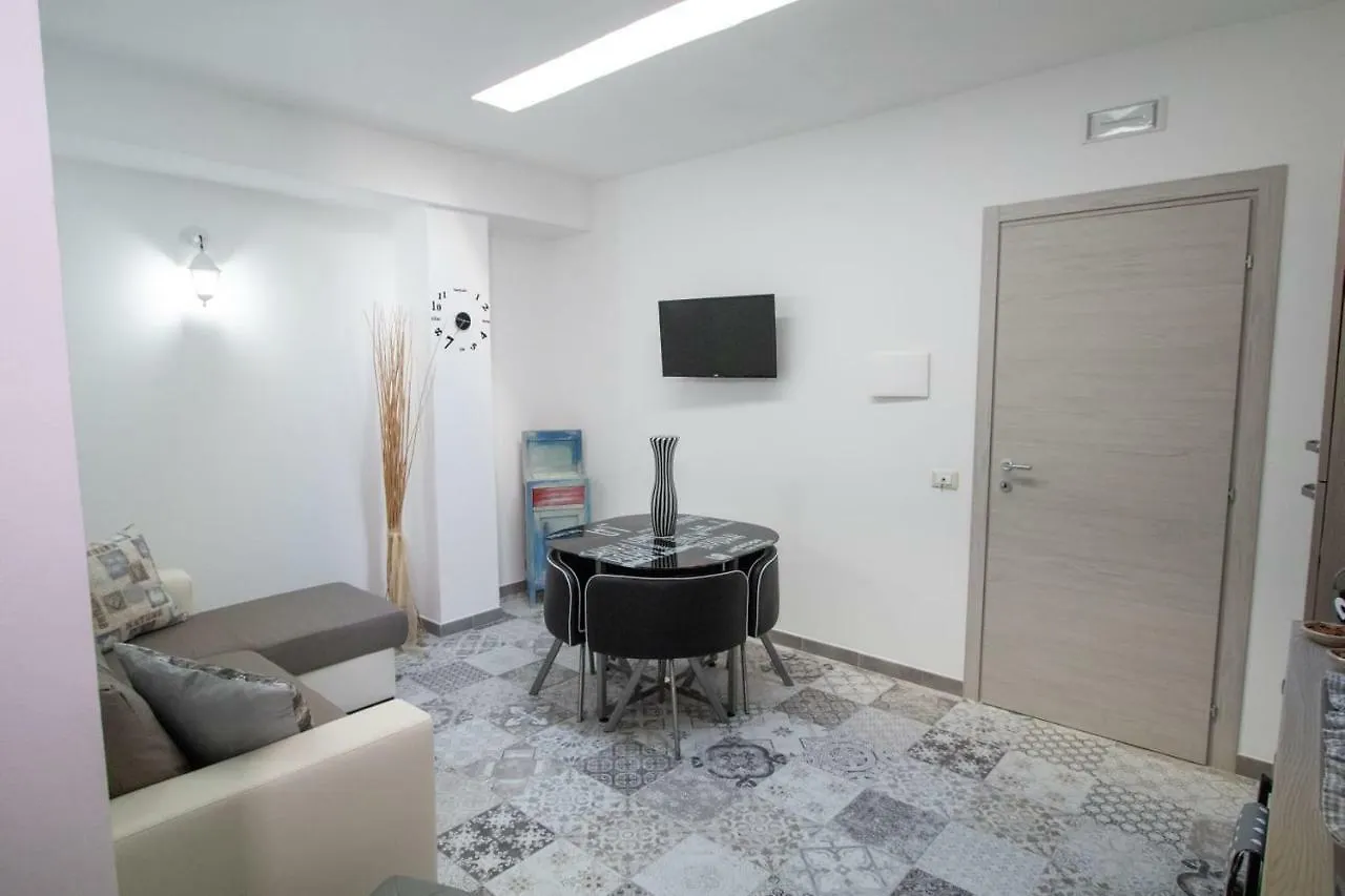 La Maison D'Irene Avola Apartment